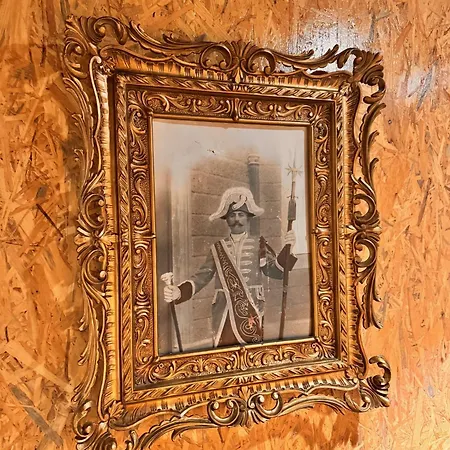 Отель Moustache Lille -