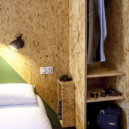 The Originals Access, Moustache, Hotel Seclin