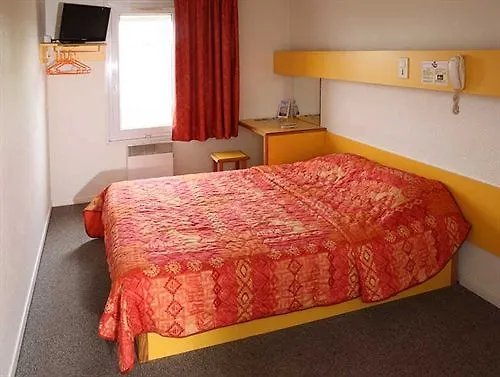 The Originals Access, Moustache,