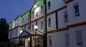 The Originals Access, Moustache,