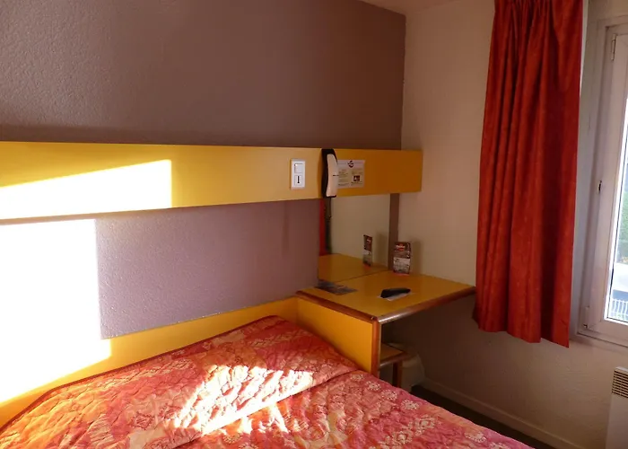 The Originals Access, Moustache, Hotel 2*