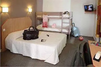 Hotel The Originals Access, Moustache,